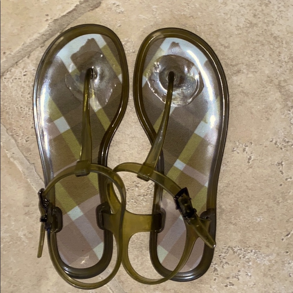 Green jelly T-strap Burberry sandals